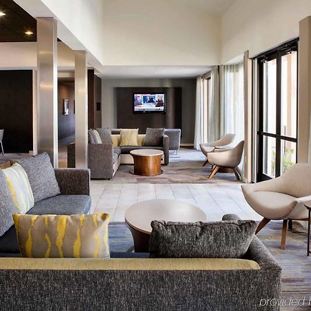 Courtyard By Marriott Phoenix Airport Екстериор снимка