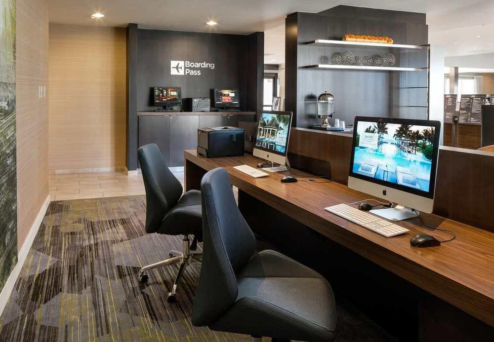 Courtyard By Marriott Phoenix Airport Екстериор снимка