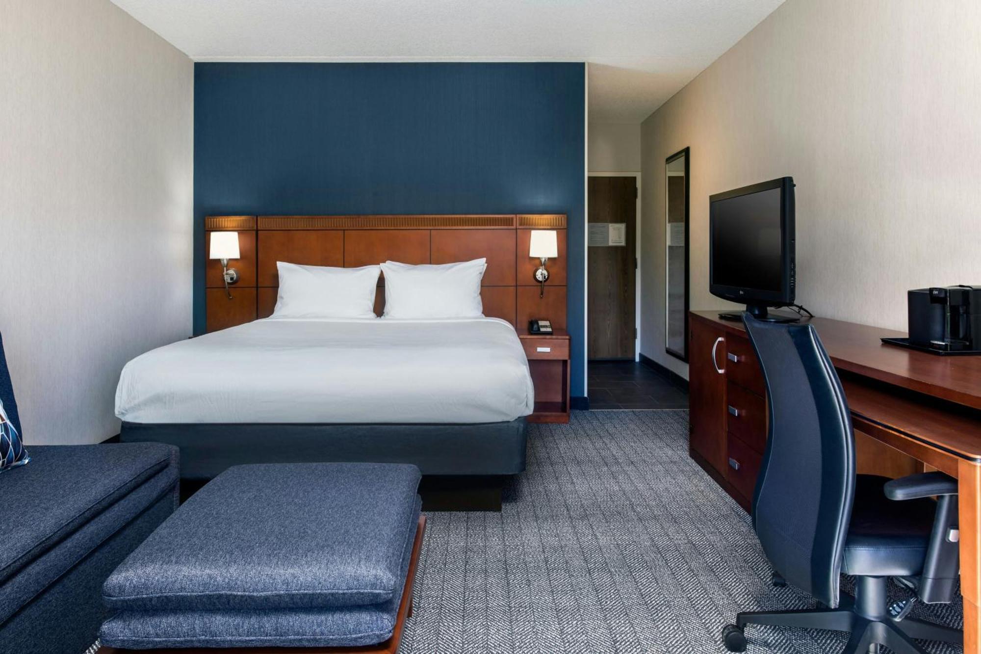 Courtyard By Marriott Phoenix Airport Екстериор снимка